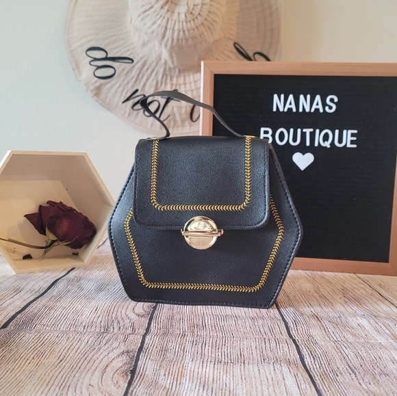 Black Mini Push Lock Polygon Shaped Satchel Bag✨️ - Picture 2 of 12